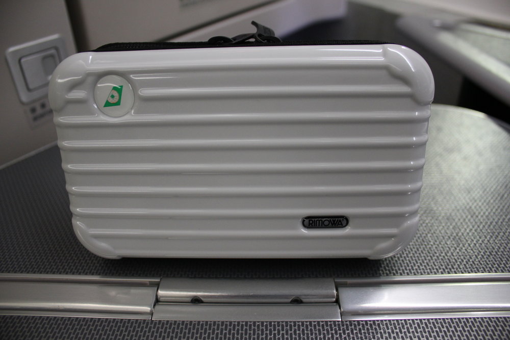 EVA Air business class – Rimowa amenity kit