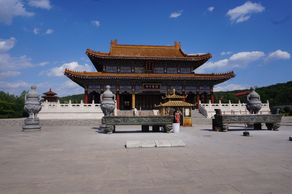 Jade Buddha Palace – Mini temple altars