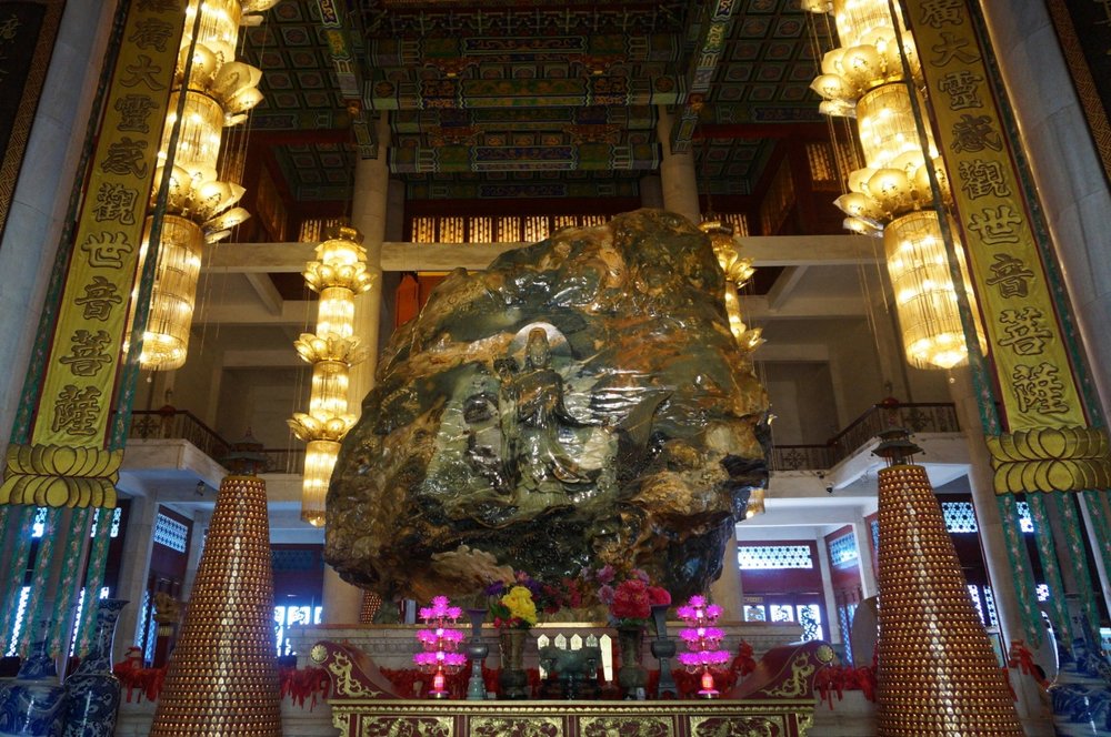 Jade Buddha Palace – Buddha sculpture rear