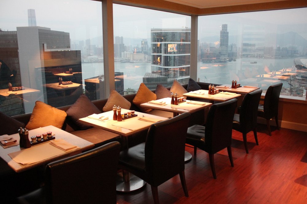 JW Marriott Hong Kong – Executive Lounge lower floor seating