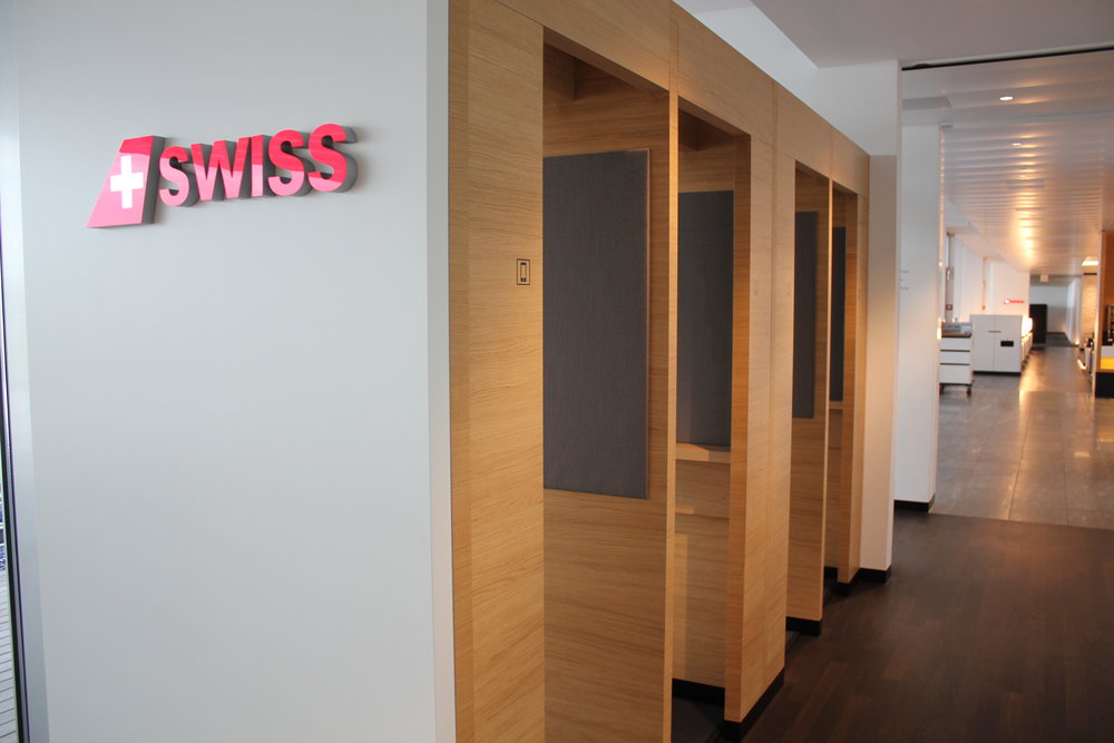 Swiss Senator Lounge Zurich – Phone booths