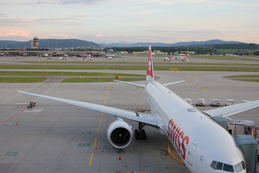 Swiss Business Lounge Zurich – View of Boeing 777