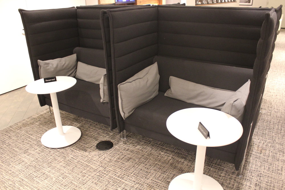 Centurion Lounge Seattle – Booth seats