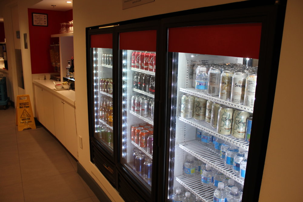 Avianca Lounge Miami – Cold drinks