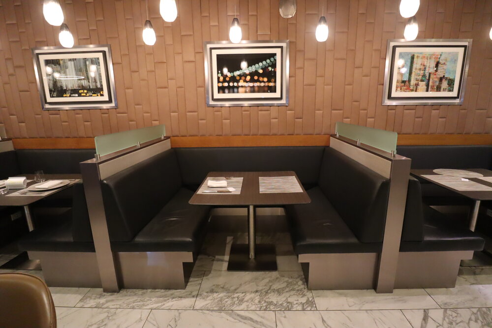 American Airlines Flagship First Dining New York JFK – Seating booths