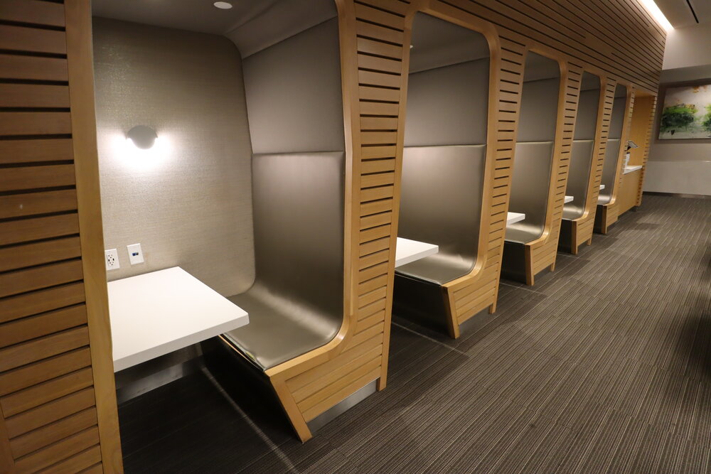 American Airlines Flagship Lounge New York JFK – Private booths