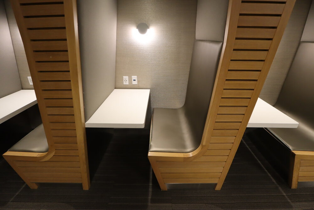 American Airlines Flagship Lounge New York JFK – Private booths