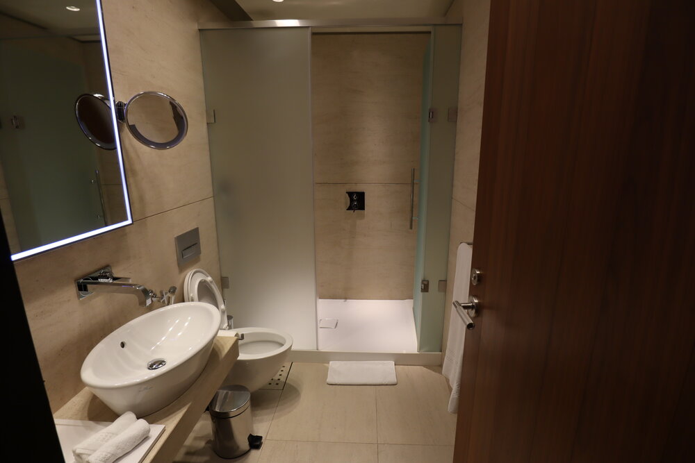 Qatar Airways Al Safwa First Class Lounge Doha – Private room ensuite