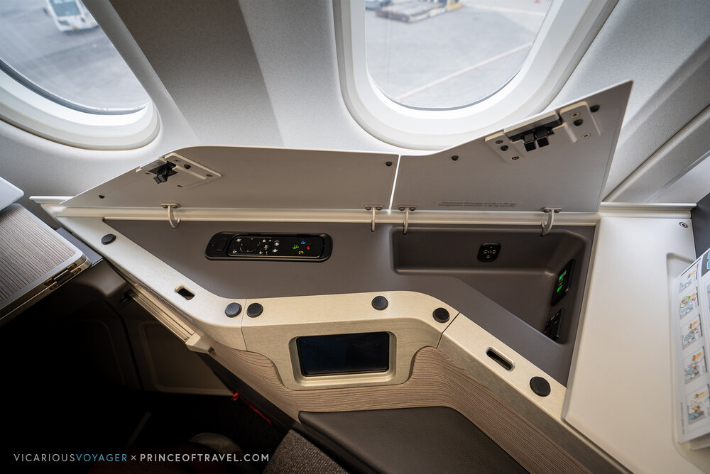 Air Canada A330 new business class – Storage compartments