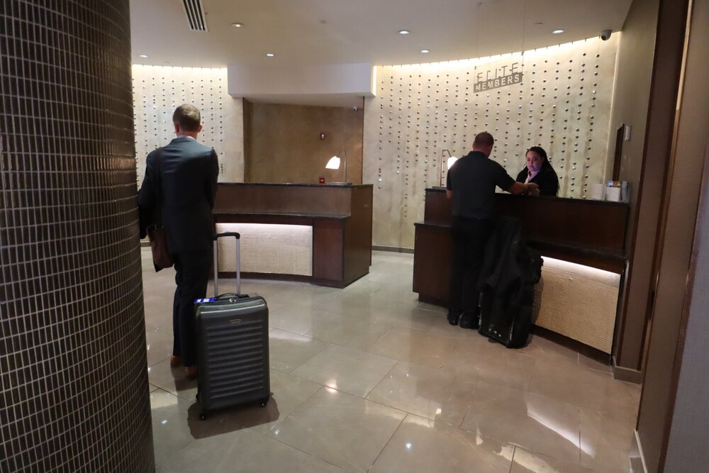 JW Marriott New Orleans – Check-in desks