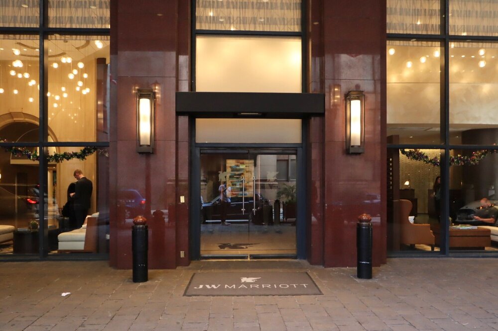 JW Marriott New Orleans – Common St entrance