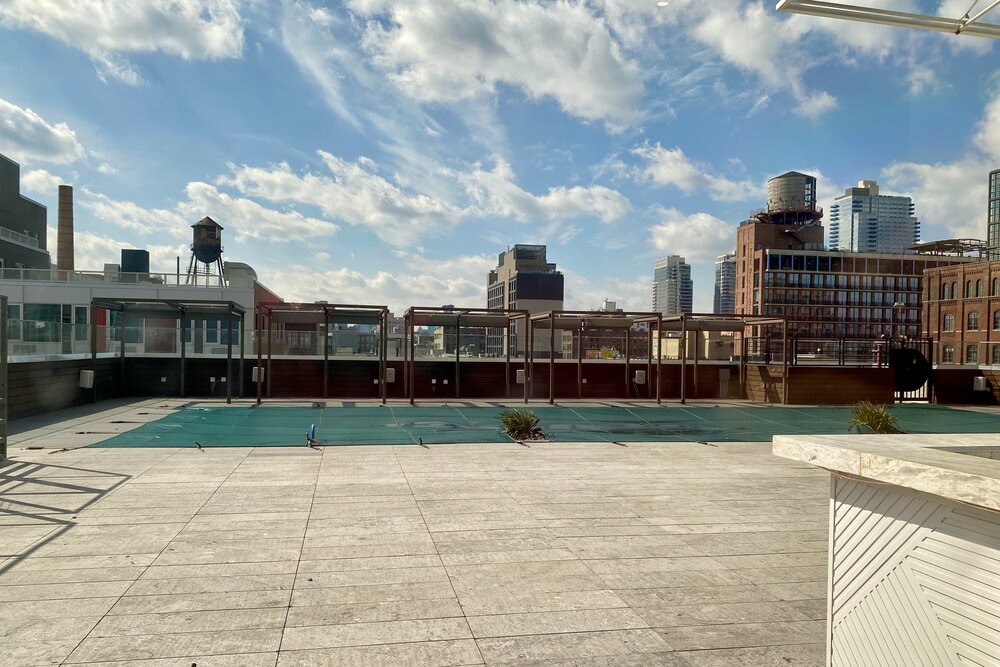 The William Vale, Brooklyn – Outdoor pool area