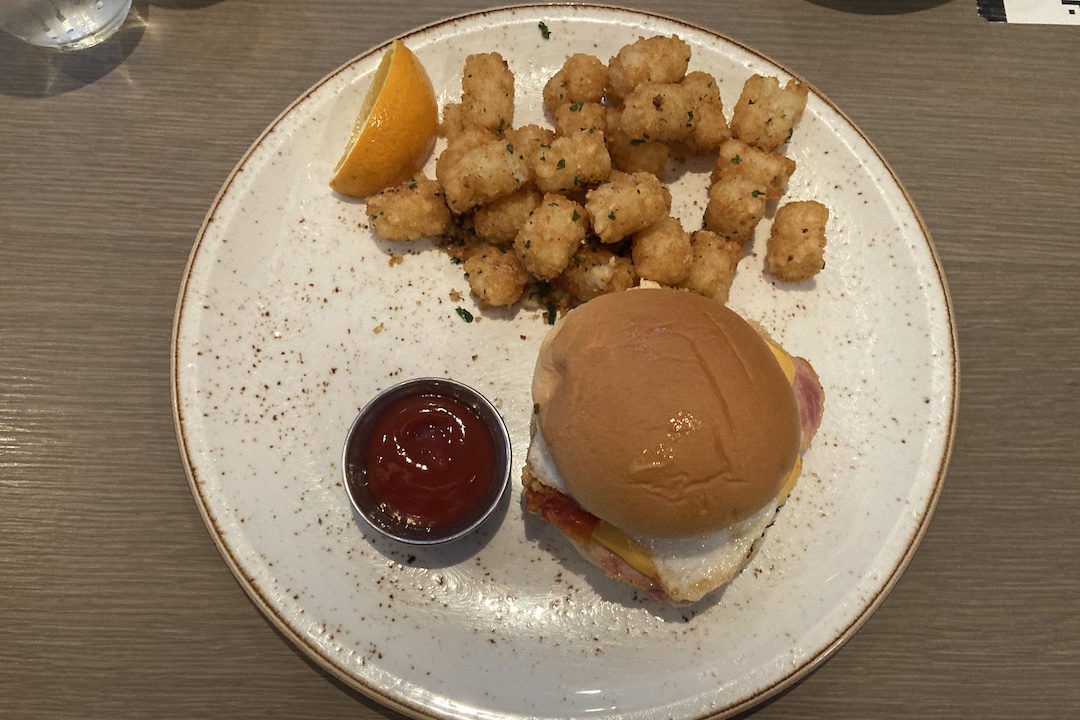 Delta Toronto – SOCO, breakfast sandwich