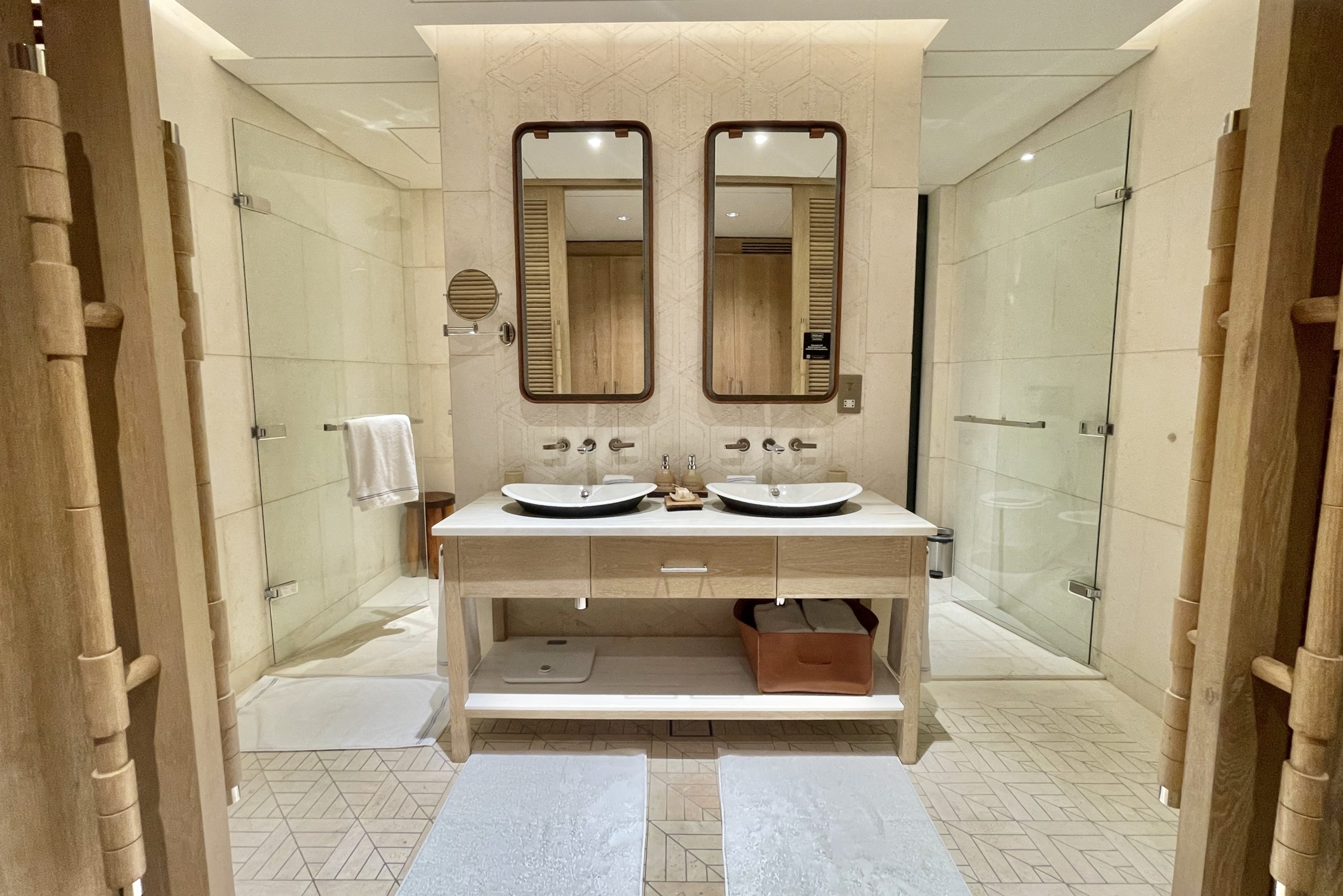 Mango House Seychelles – King Premium Room bathroom