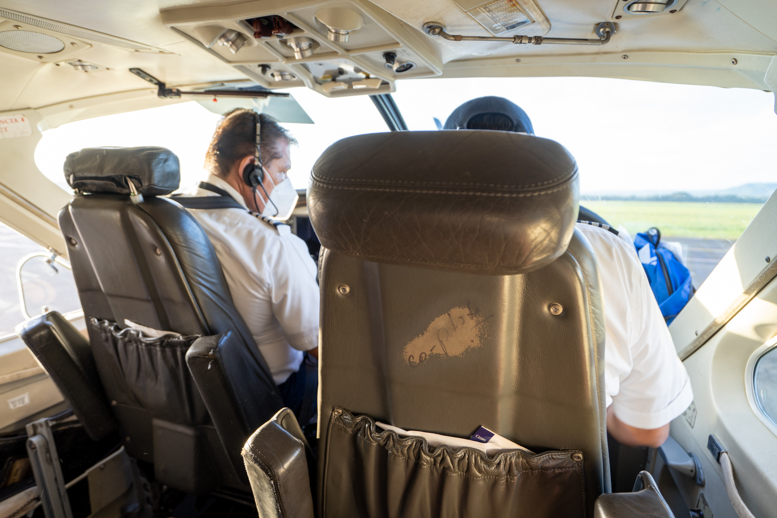 La Costeña Airlines Cessna 208B – Row 1