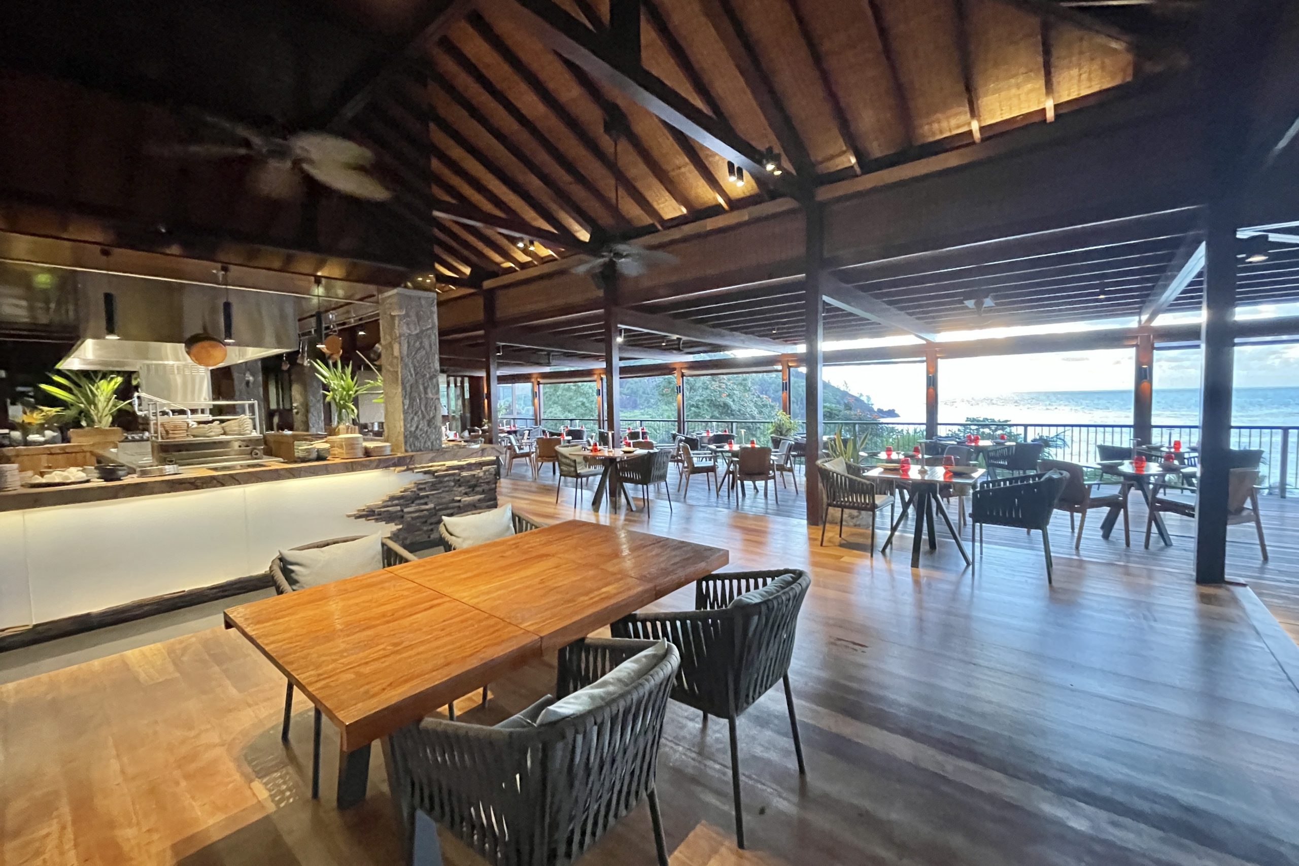 Four Seasons Resort Seychelles – ZEZ restaurant