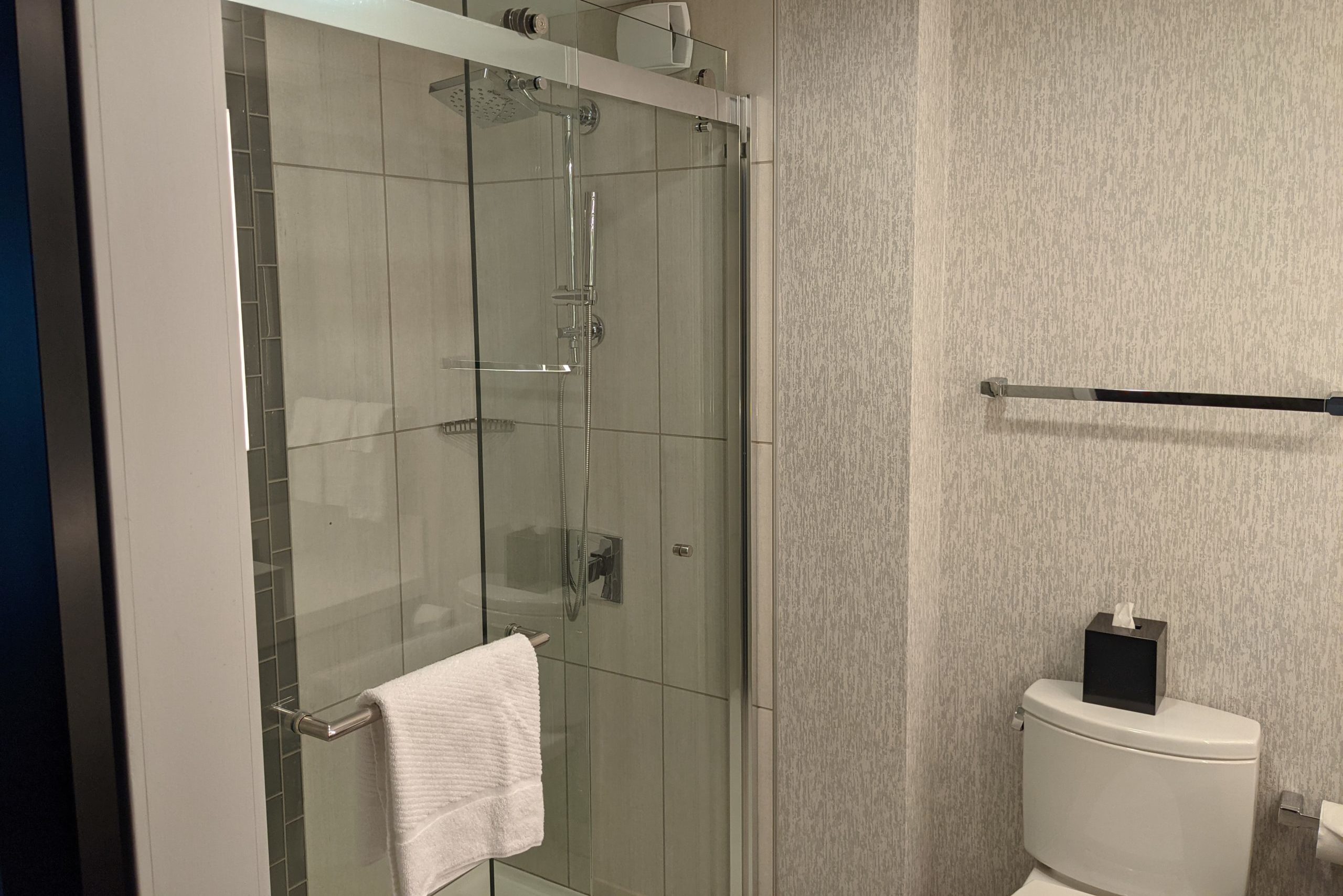 San Francisco Marriott Marquis – Two Bay Suite bathroom