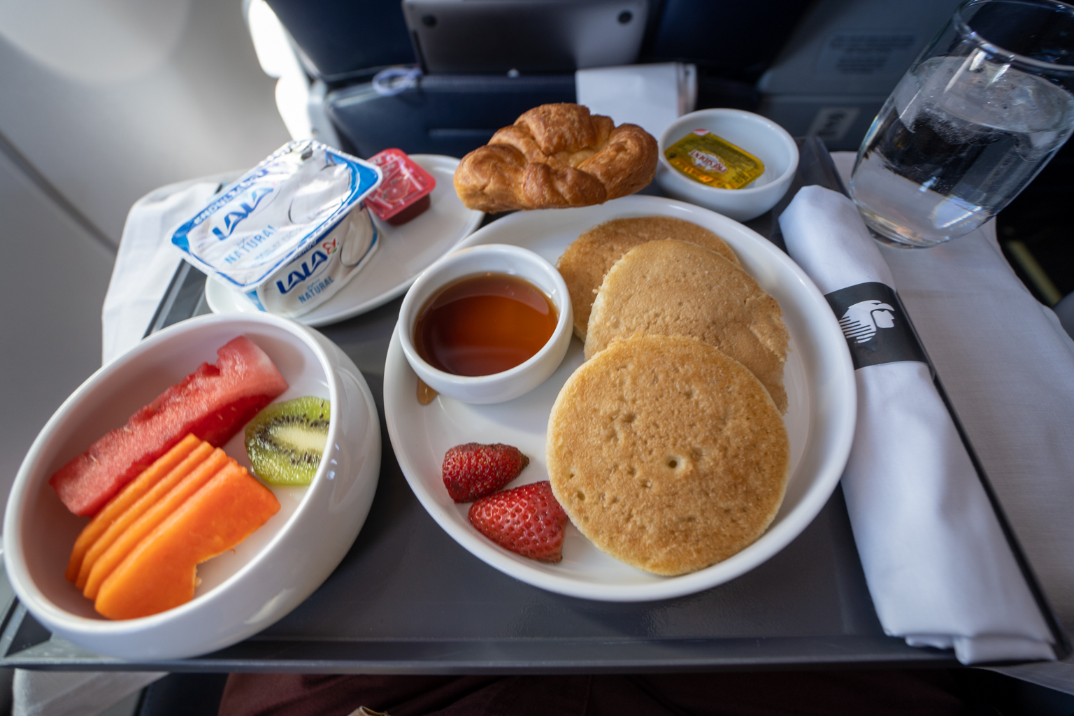 Aeromexico 737 business class – Pancakes