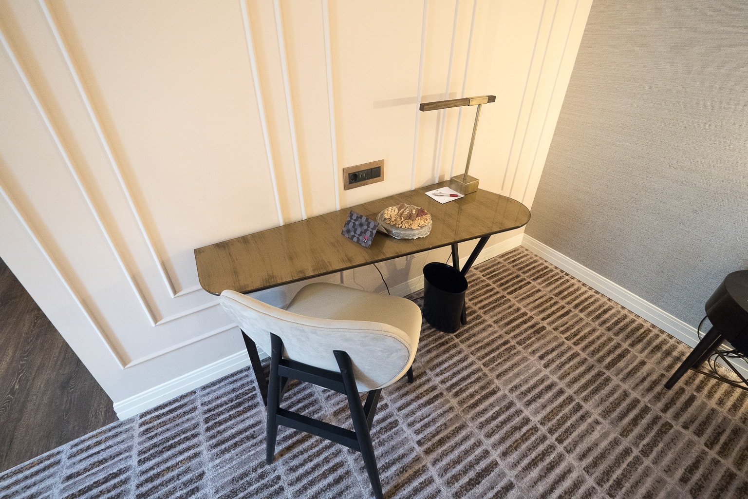 Tbilisi Marriott Hotel – Junior Suite desk