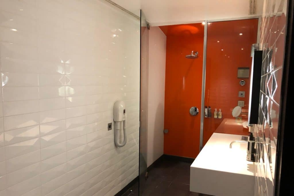 Virgin Atlantic Clubhouse London – Shower suite