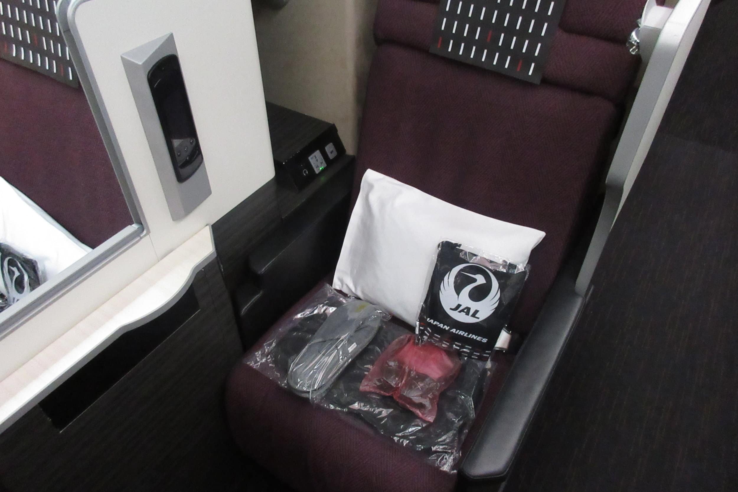 Japan Airlines business class – Amenities