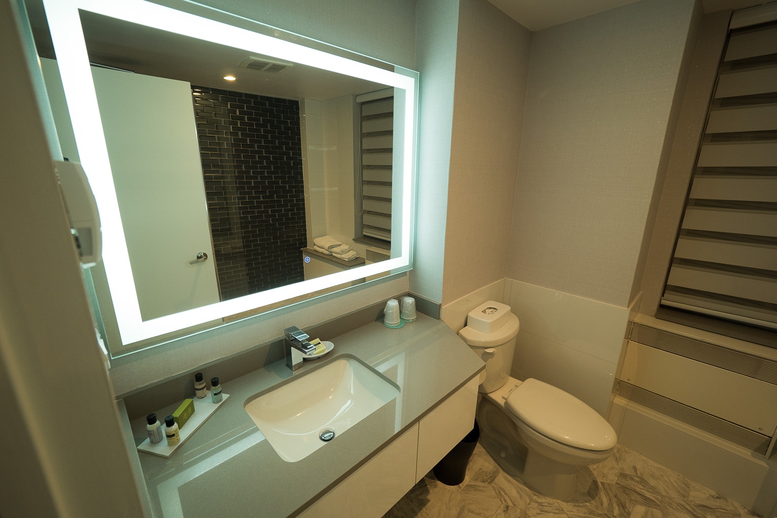 Le Méridien Versailles – Junior Suite bathroom