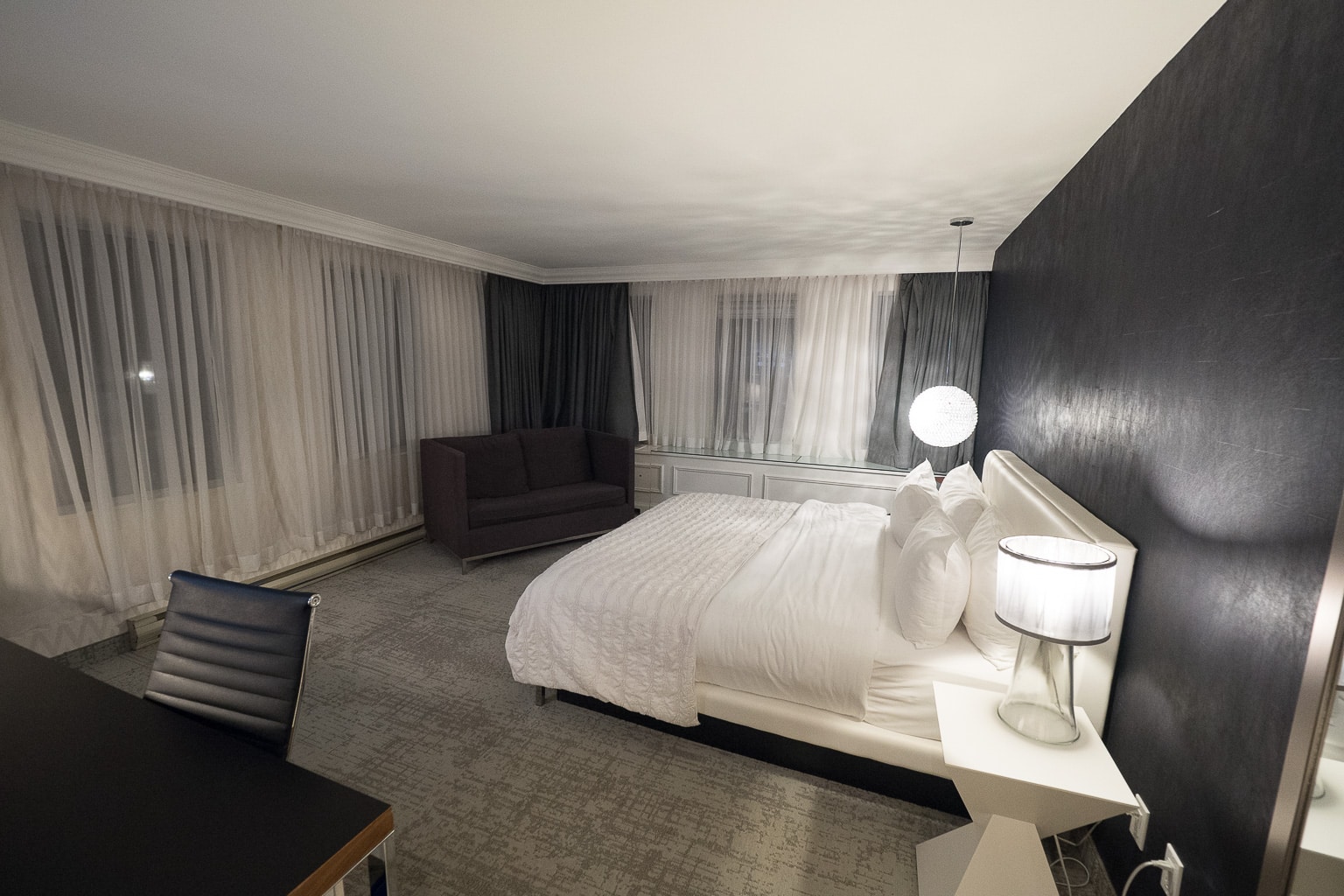 Le Méridien Versailles – Junior Suite living space