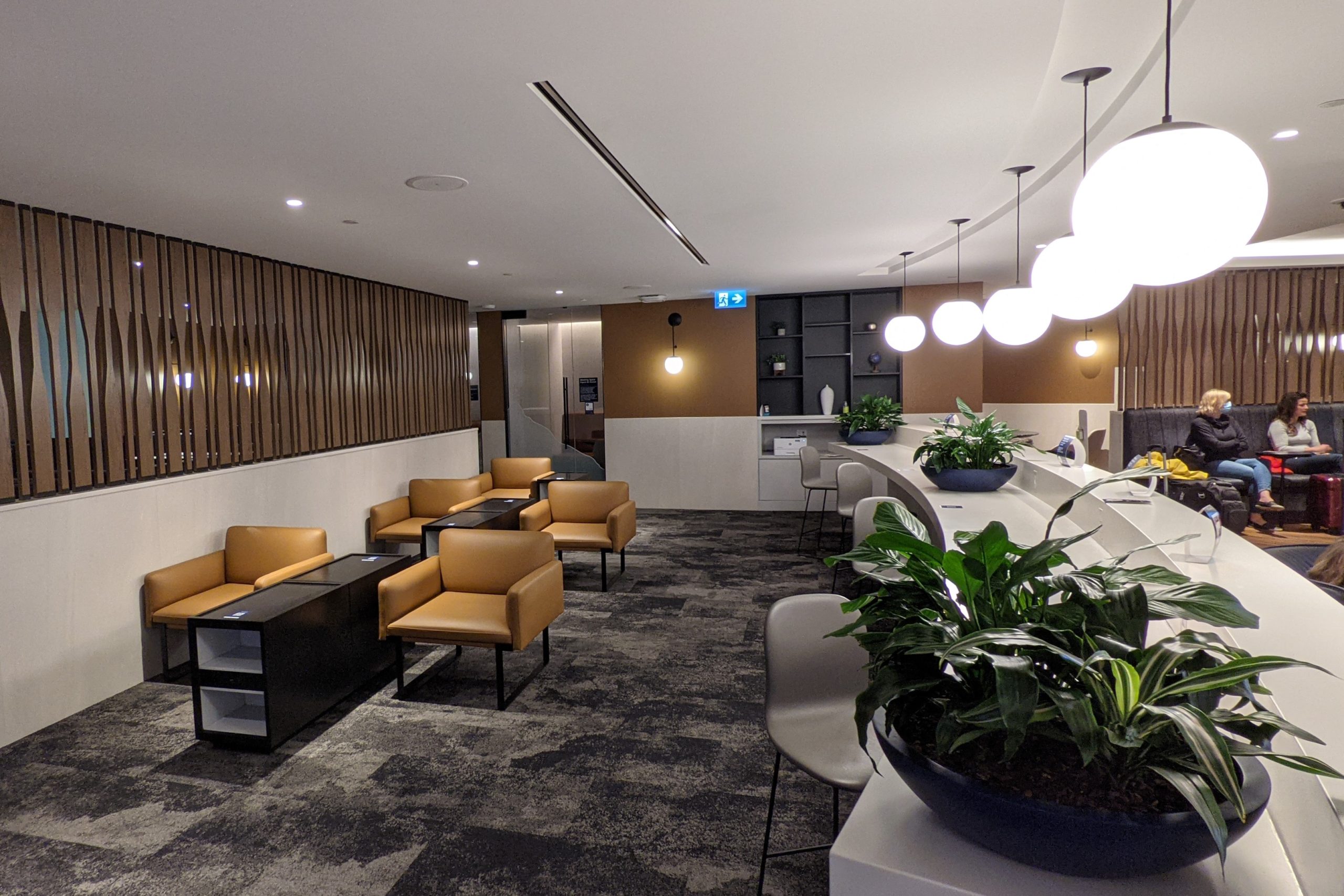 WestJet Elevation Lounge Calgary – Seating area