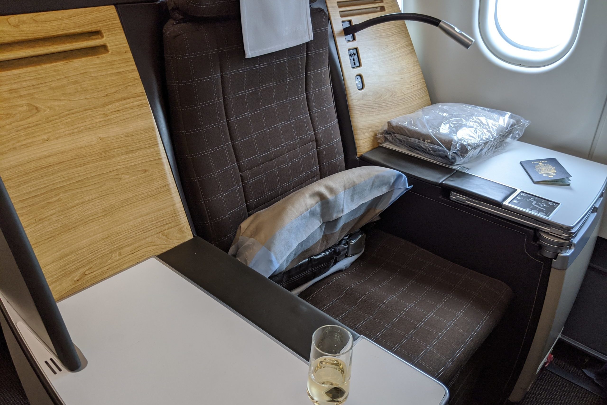 Photo of Swiss A330 business class seat