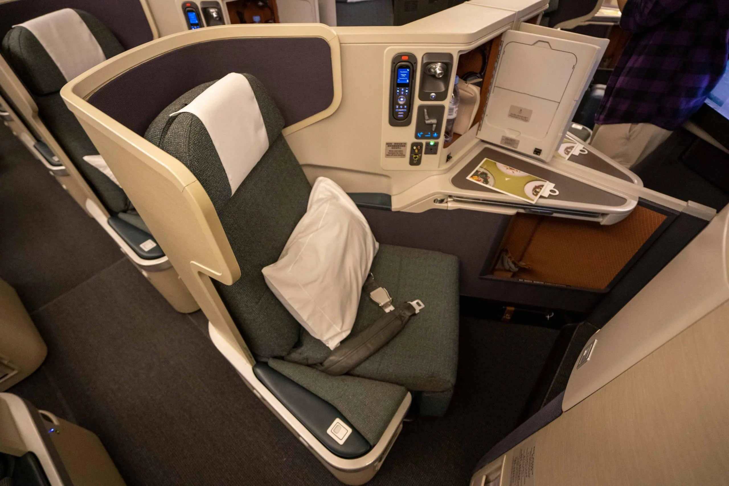 Cathay-Pacific-Business-Class-5-scaled Cathay Pacific business class