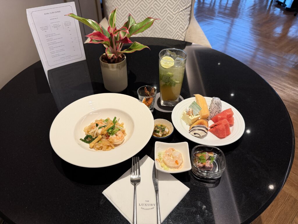 The Athenee Hotel Bangkok – Royal Club Lounge Evening Cocktail Dish