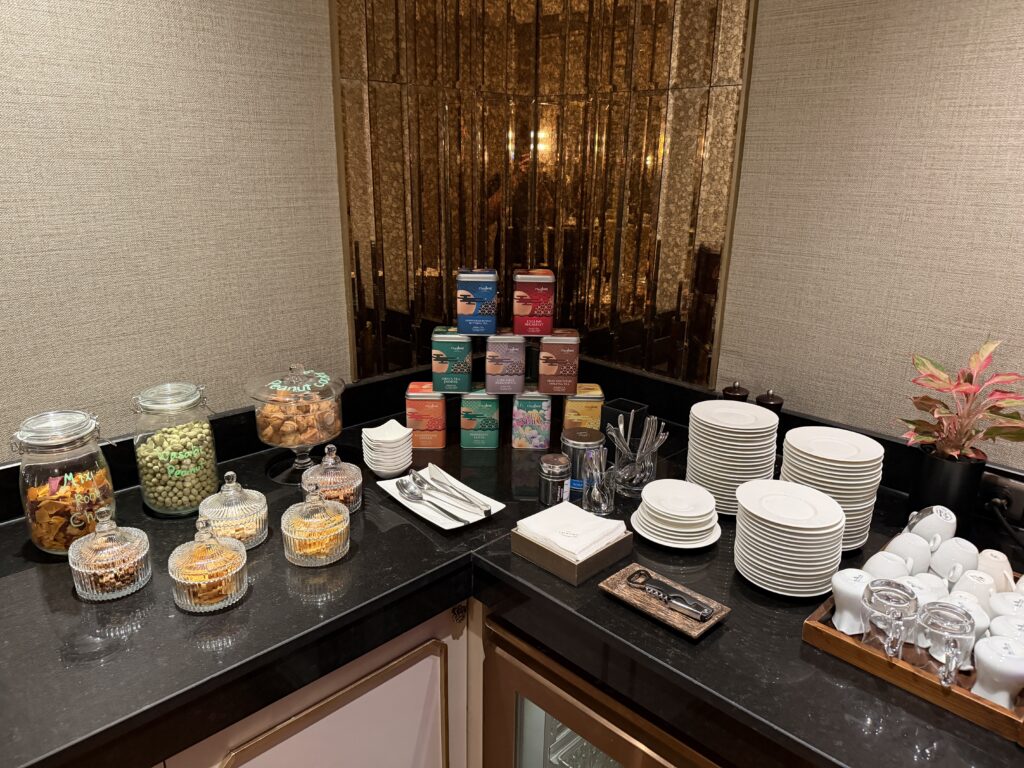 The Athenee Hotel Bangkok – Royal Club Lounge Refreshments 1