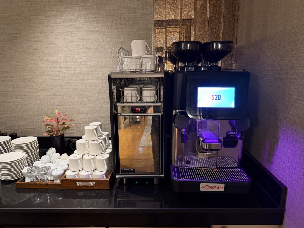 The Athenee Hotel Bangkok – Royal Club Lounge Refreshments 3