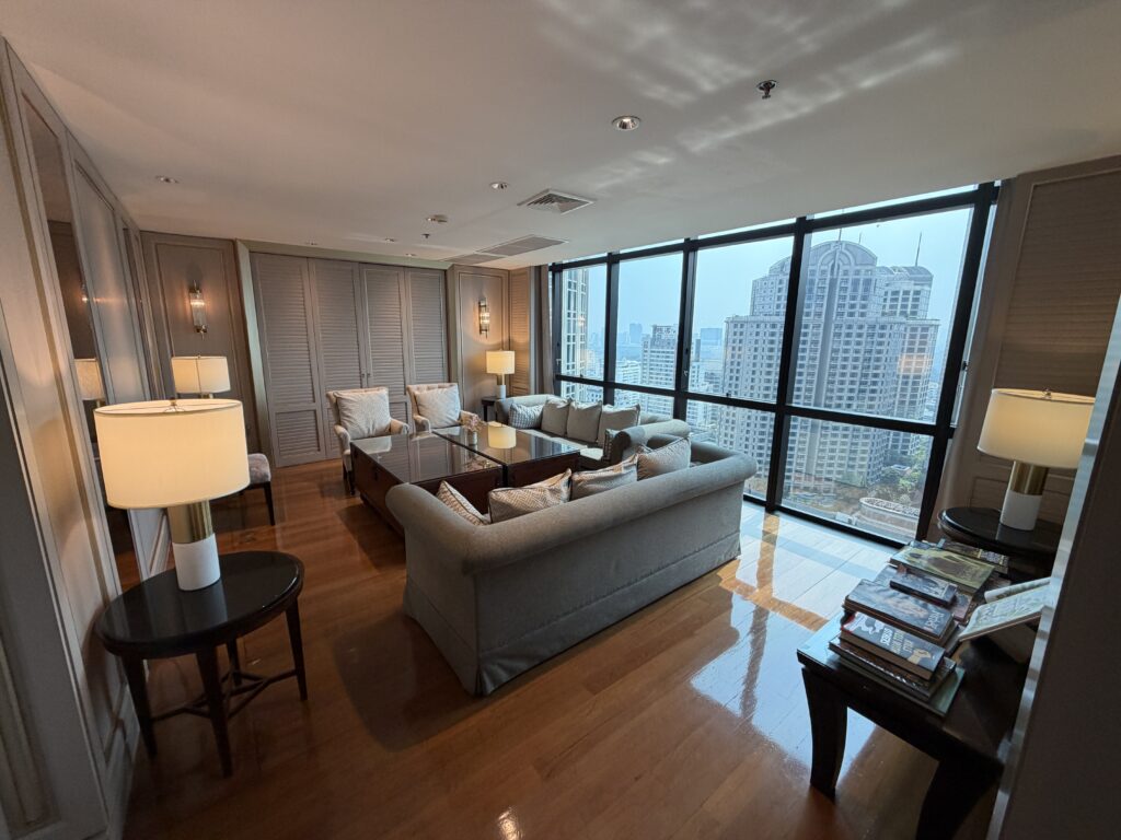 The Athenee Hotel Bangkok – Royal Club Lounge Seating 3