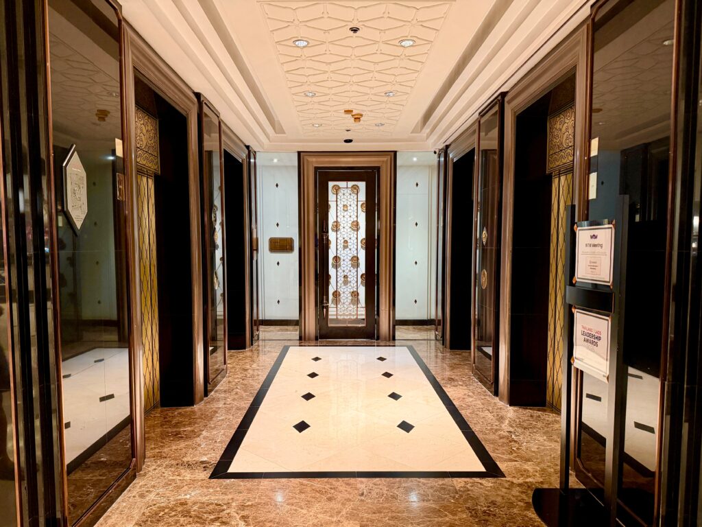 The Athenee Hotel, a Luxury Collection Hotel, Bangkok – Elevators
