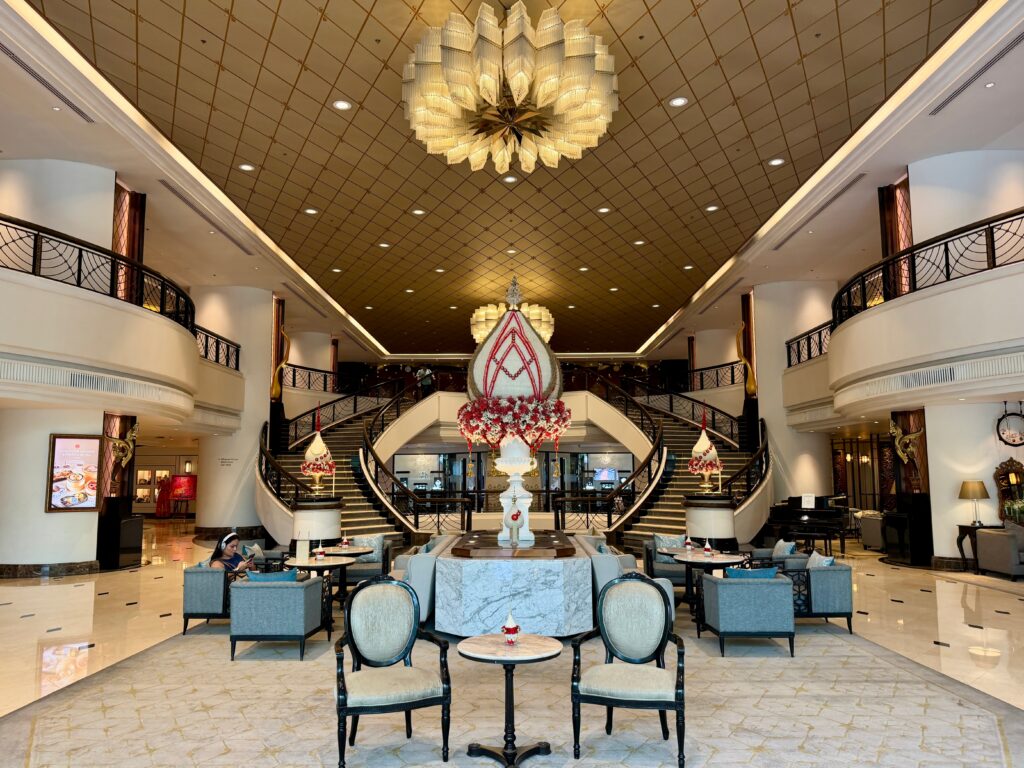 athenee bangkok lobby