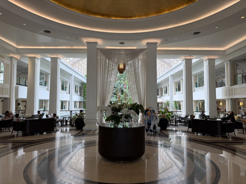 dusit thani pattaya lobby