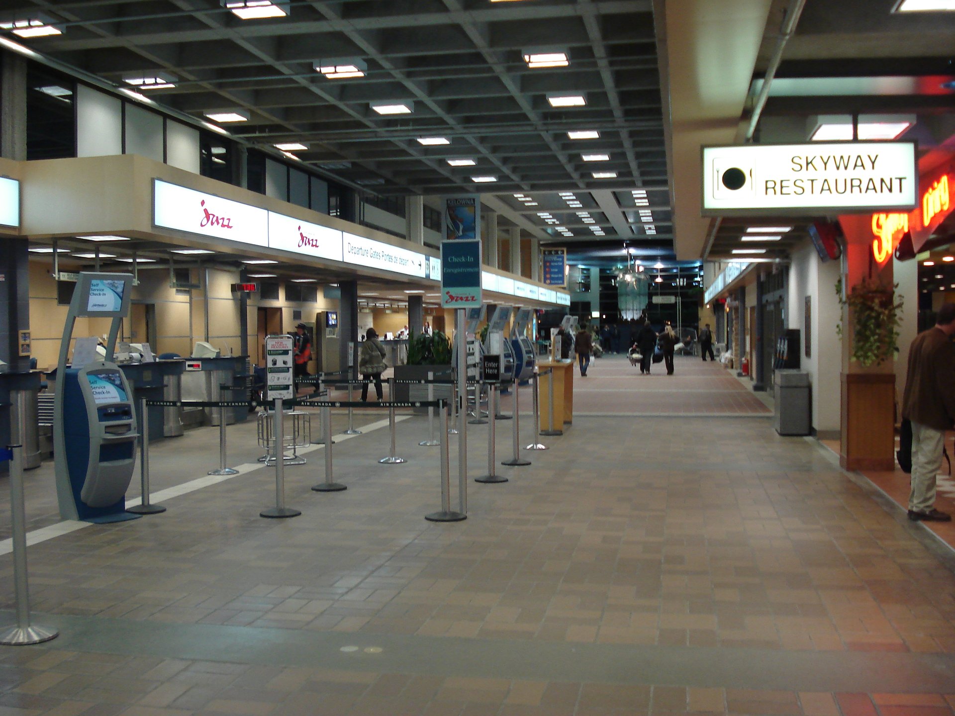 YLW Kelowna International Airport terminal building